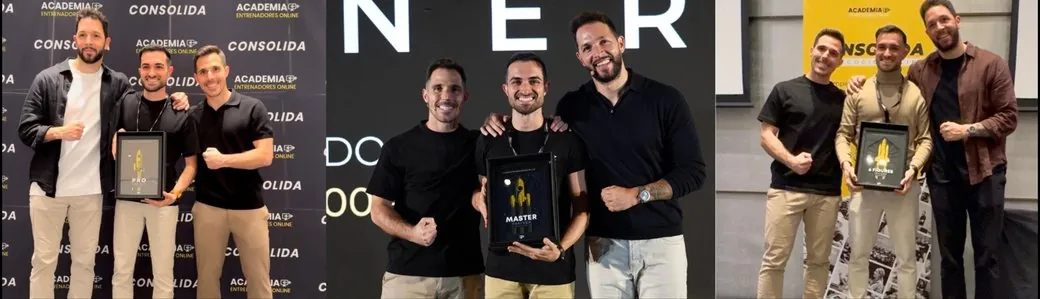 Chema Uriarte recibiendo el reconocimiento al Programa Fénix